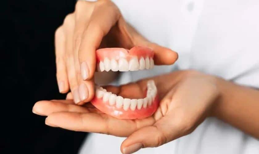 5 Common Myths About Dentures Debunked